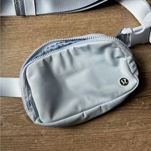 Lulu lemon fannypack